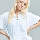 THRIFTY LOOK/スリフティールック NAJA PENDANT EMB SS TEE