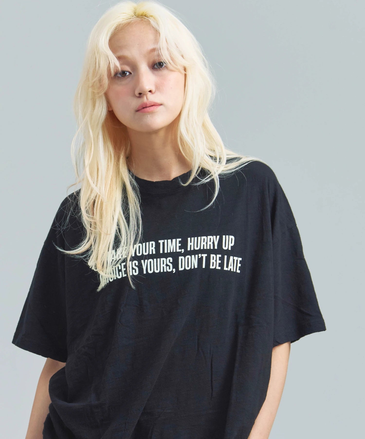 JE-クロップド丈・ロゴ SS TEE