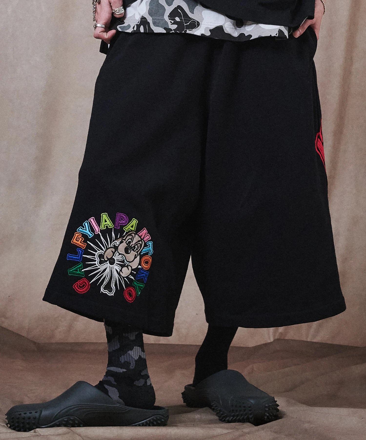 GALFY/ガルフィー おしゃぶりワンワンカラフルロゴショーツ