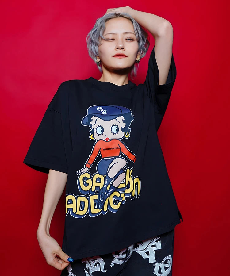 GA×BETTY-FRONT SITイラスト TEE