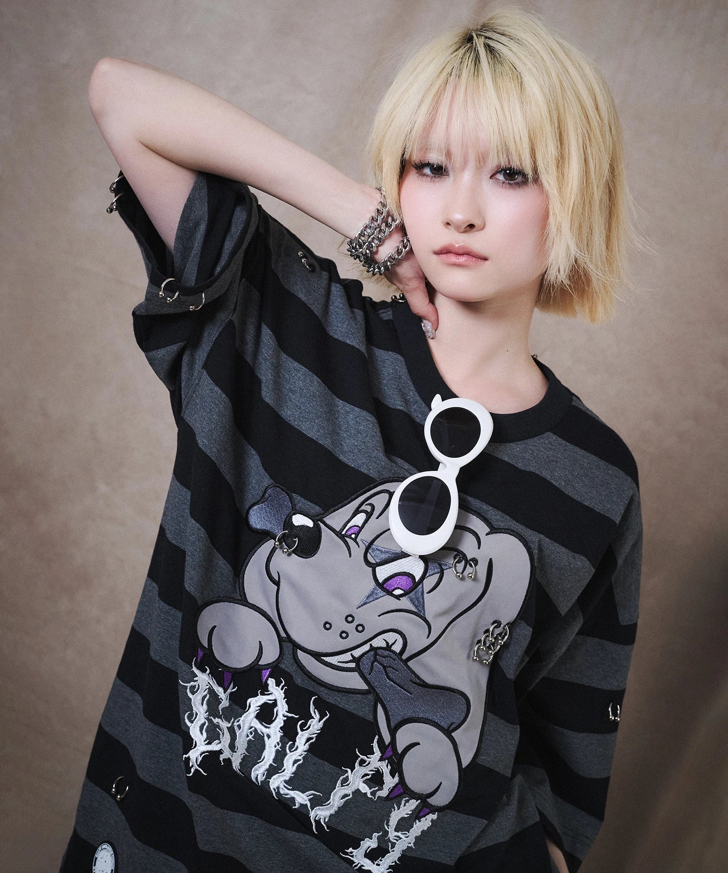 GALFY/ガルフィー バチバチピアスTee SS