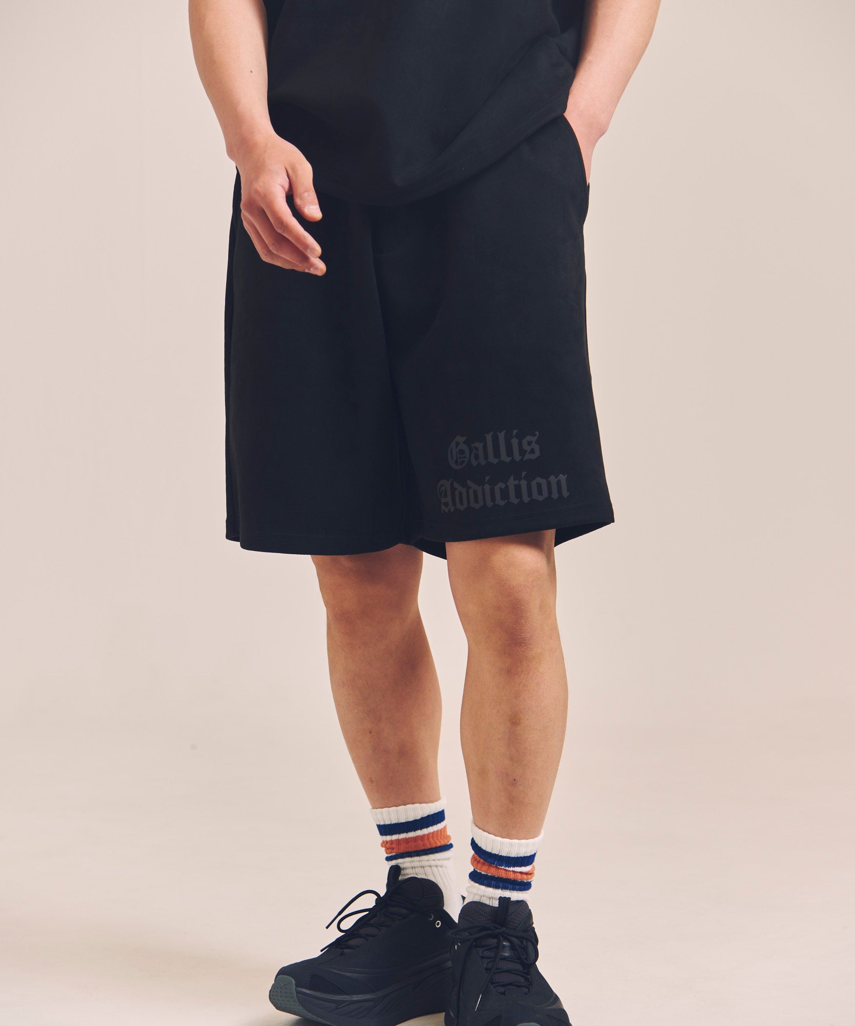 GA SUEDE LOGO SHORTS