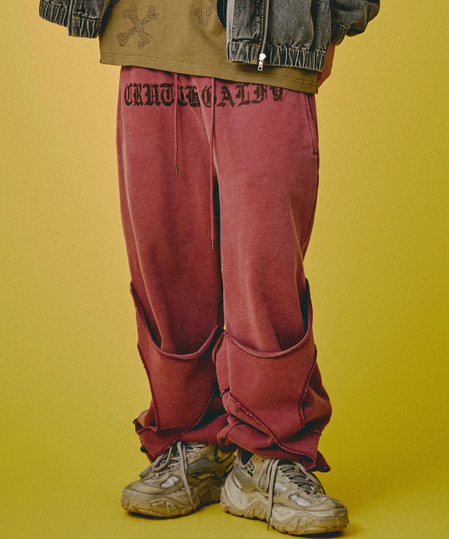 GALFY-穴の向こうにわんちゃんスウェット